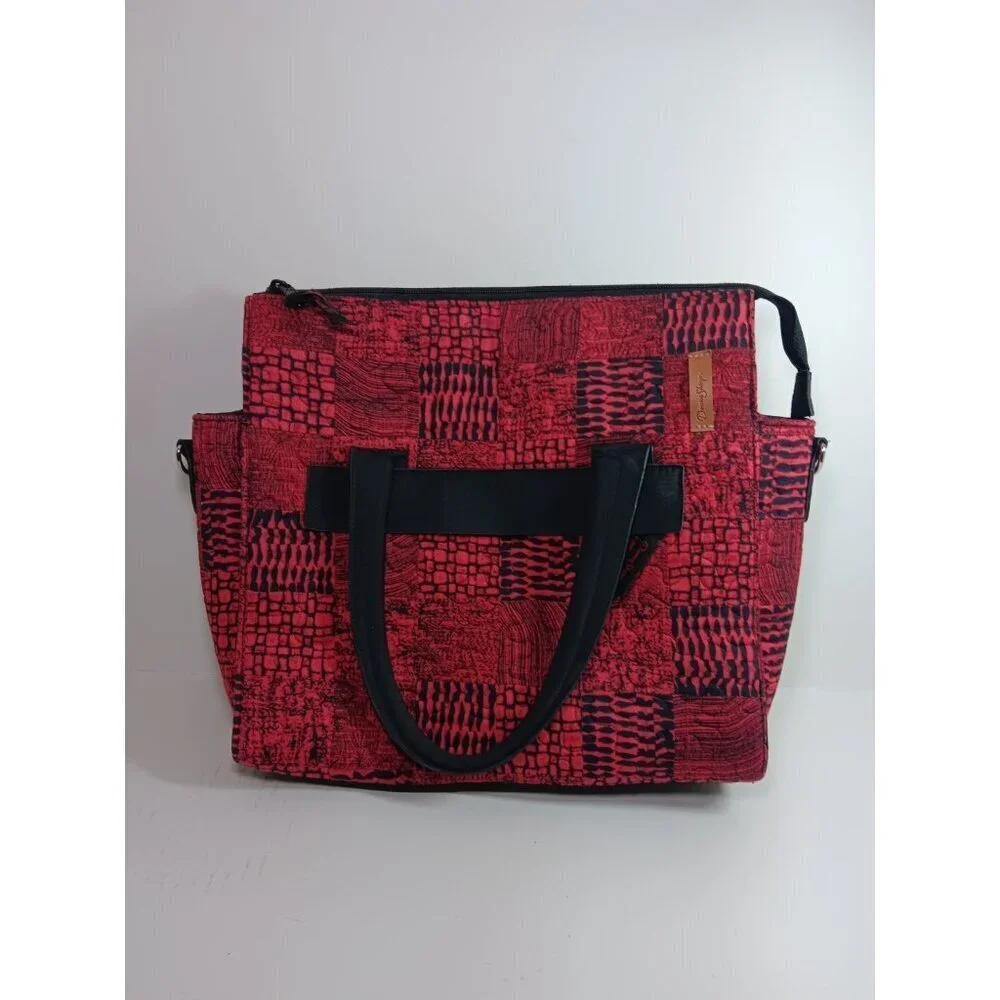 Donna Sharp Red Quilted Patchwork Puzzle Tote Bag Raleigh Leah Patch 12inx15in